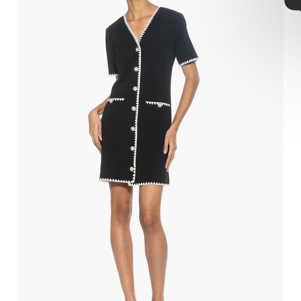 ✨ Elegant Black & White Mini Dress – Size 2 ✨
